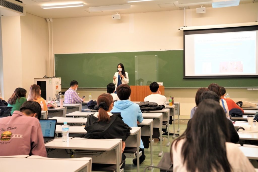 Rachel Leng guest seminar at Rikkyo University